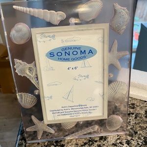 NWT Seashell 4x6 picture frame